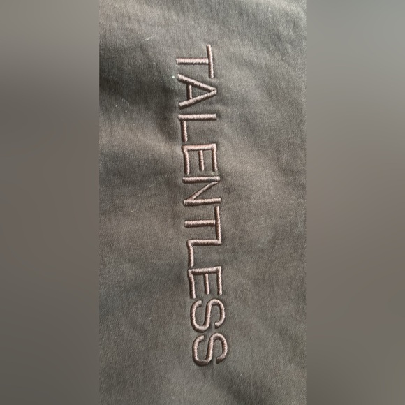 Large Heavyweight Talentless Sweatshirt - Picture 4 of 4